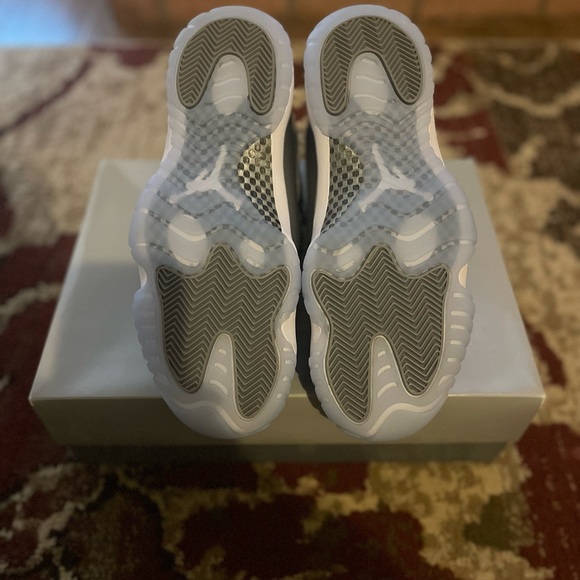 Air Jordan retro 11s Cool Grey’s size 10 Deadstock - Picture 2 of 6
